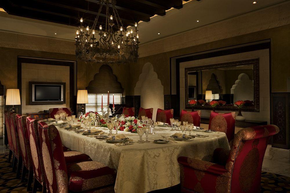 Sharq village. Sharq Village Spa. Шарк Виладж Ритц Карлтон Доха отель. Ritz Carlton Qatar. Shark Village & Spa Doha.
